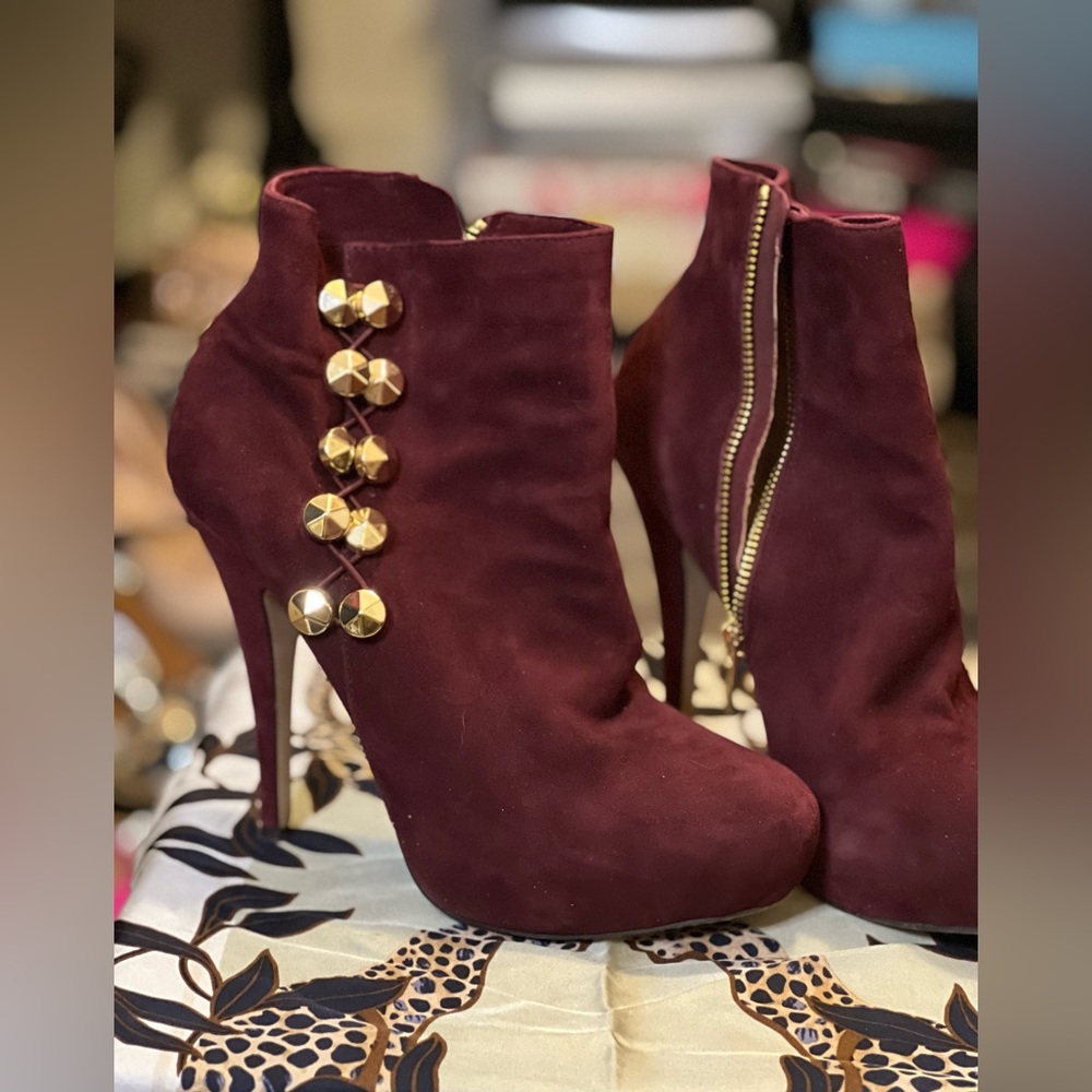 Vince Camuto booties